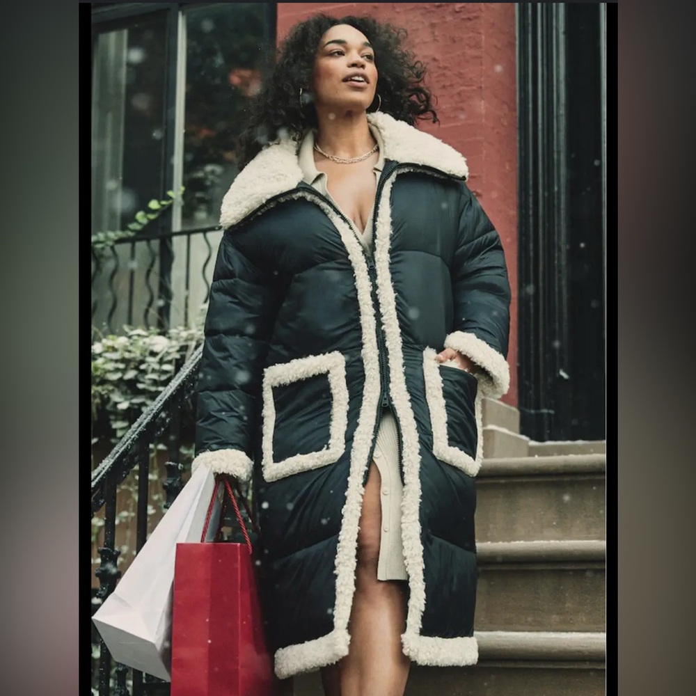 Abercrombie & Fitch Black and Cream Puffer Jacket with Sherpa Trim